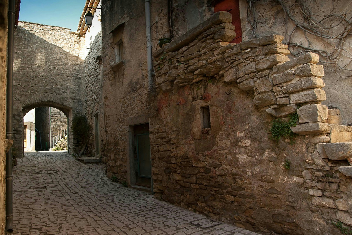 Piemonte segreto: i 4 borghi del Monferrato dove assaporare l’autunno tra vini e tradizioni