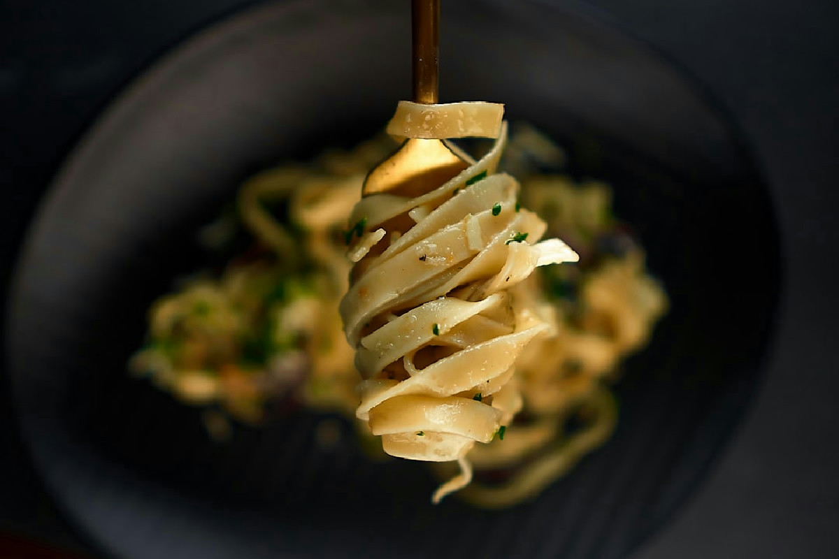 Se ami i piatti avvolgenti prova questa pasta alla zucca: cremosa, senza glutine e pronta in 10 minuti