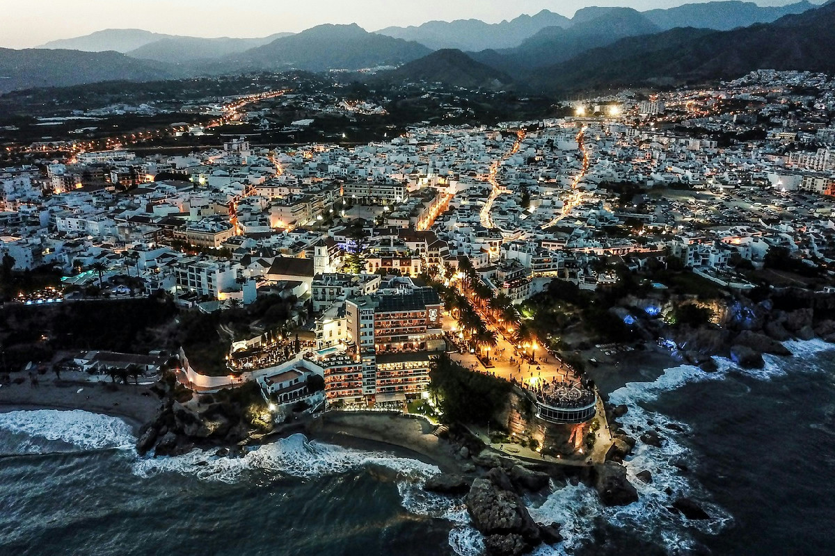 Nel 2027 un’eclissi solare totale attraverserà il mondo: i luoghi migliori per ammirarla da vicino