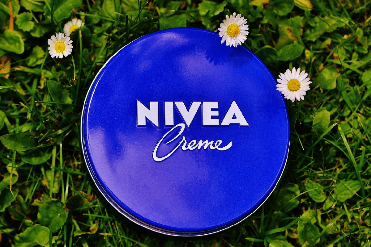 9 usi sorprendenti e magici della crema Nivea che devi assolutamente conoscere