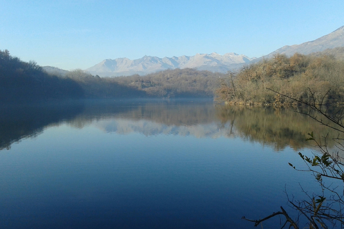 Il Lago di Campagna: un rifugio di pace tra natura incontaminata e acque cristalline