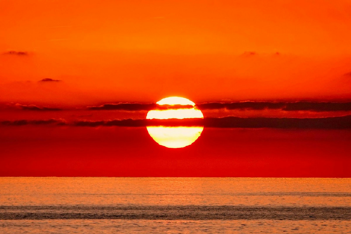 A Madrid c’è un tempio nascosto tra giardini: qui il tramonto regala emozioni d’altri tempi