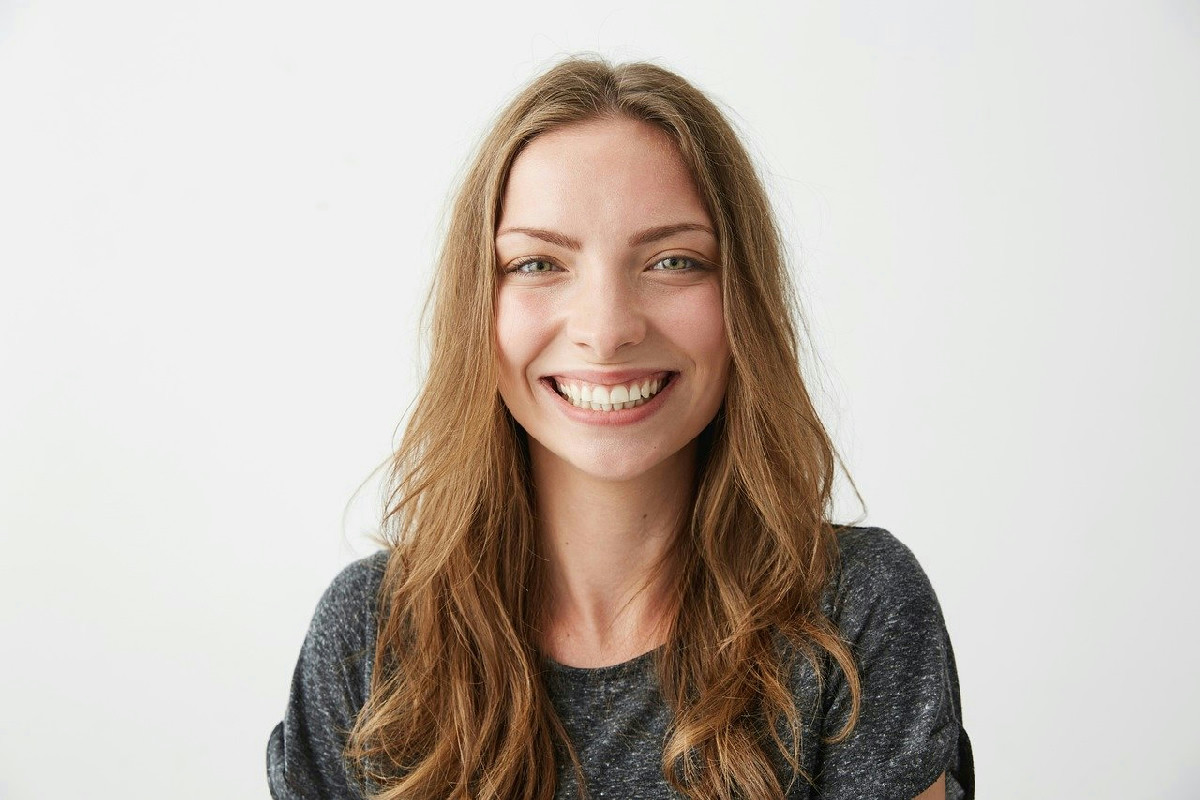 Rimedi naturali per denti più bianchi: soluzioni sicure e facili per un sorriso impeccabile