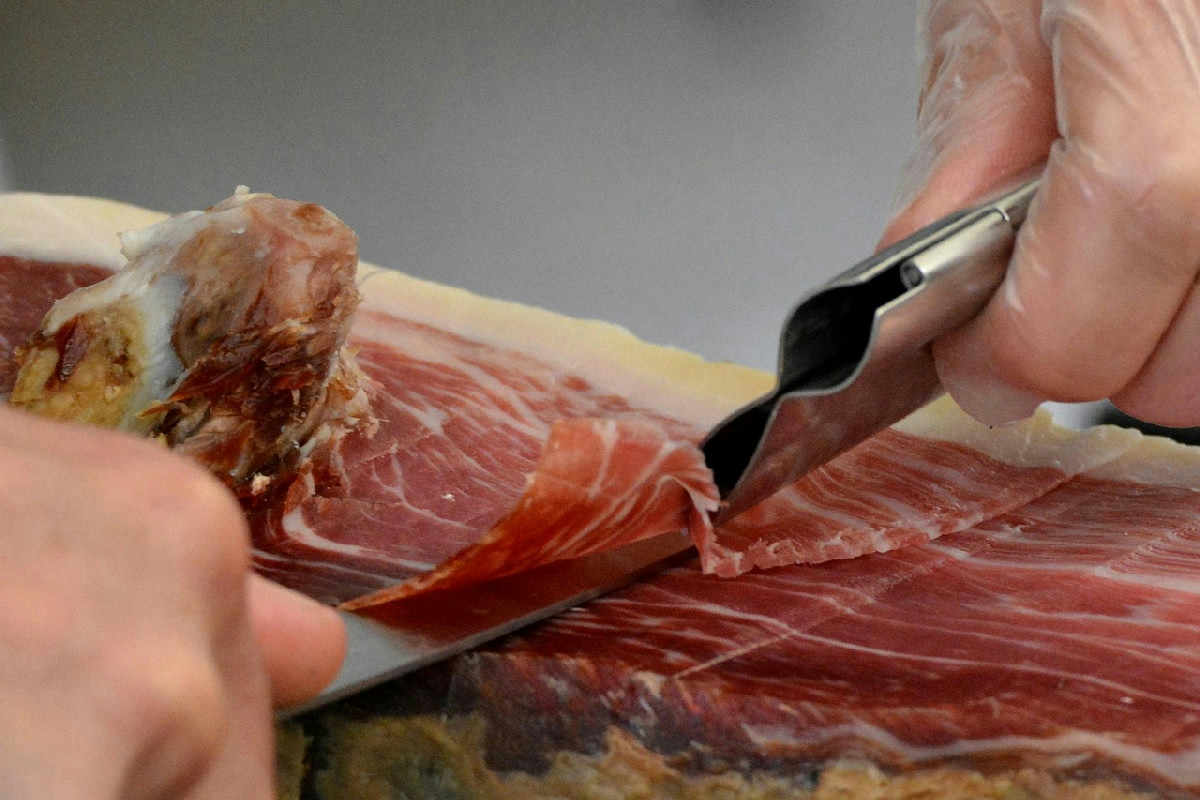 Il taglio di carne che mette a rischio il cuore: quale evitare e l’alternativa più salutare consigliata dagli esperti